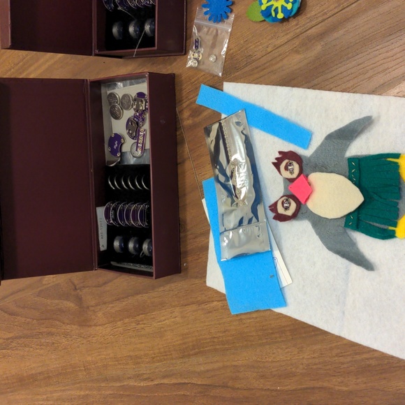 Lilypad Sewable Electronics Learning Kits - Picture 4 of 9